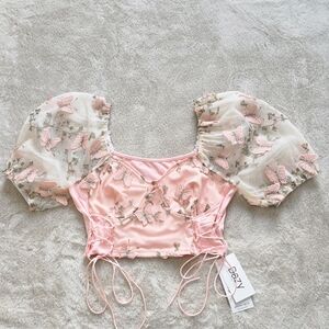 DAZY Women's Butterfly Embroidery Mesh Contrast Cropped Blouse